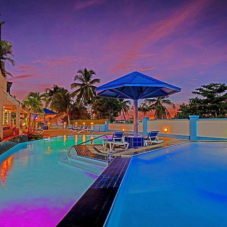 The Atrium Beach Resort And Spa, Ascend Hotel Collection シンプソン・ベイ エクステリア 写真