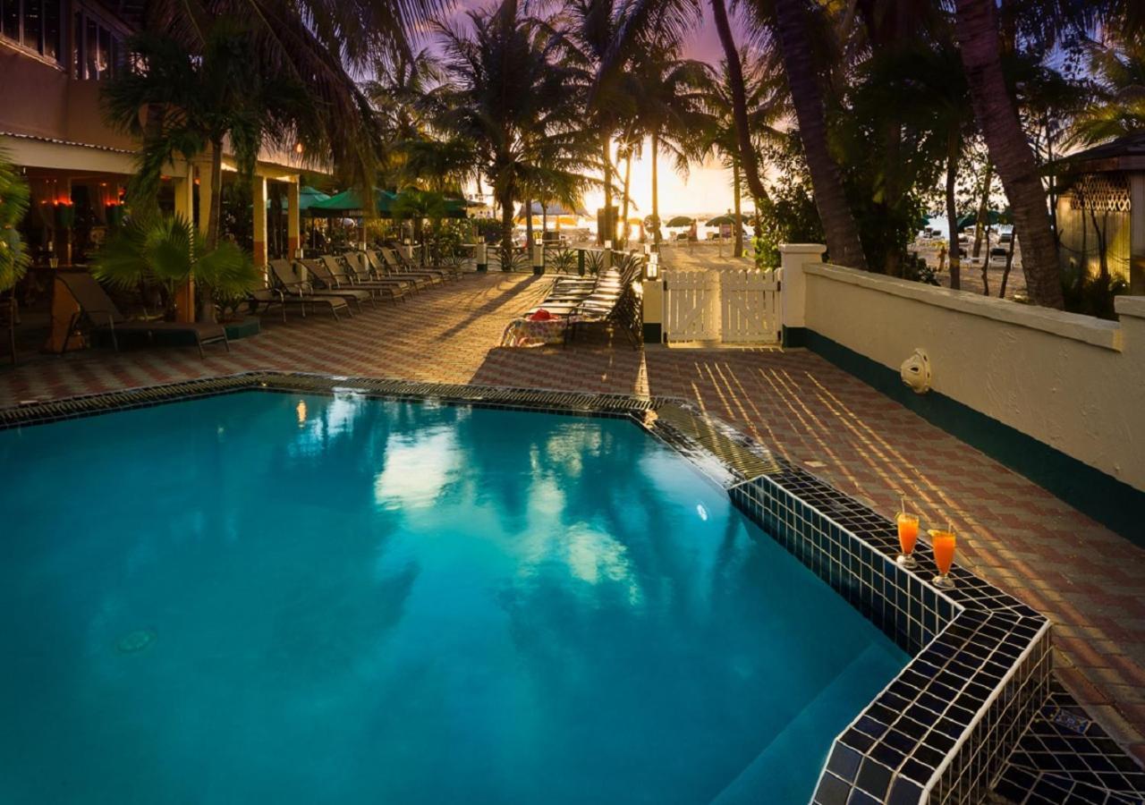 The Atrium Beach Resort And Spa, Ascend Hotel Collection シンプソン・ベイ エクステリア 写真